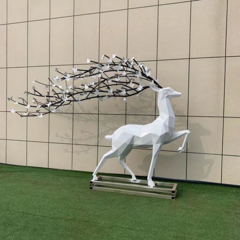 不锈钢切面蝴蝶鹿雕塑 前蹄抬起几何鹿雕塑8