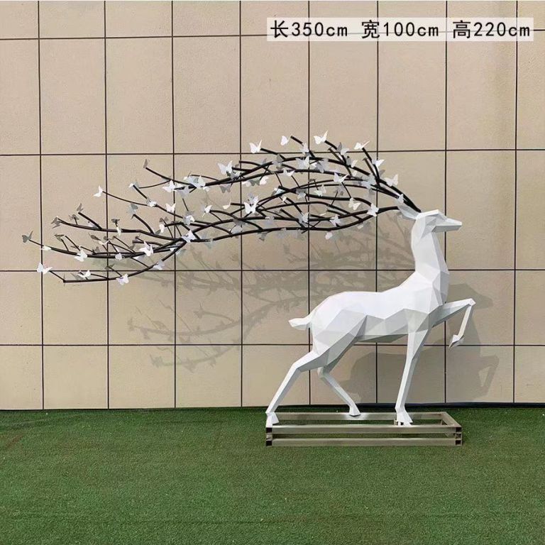 不锈钢切面蝴蝶鹿雕塑 前蹄抬起几何鹿雕塑4
