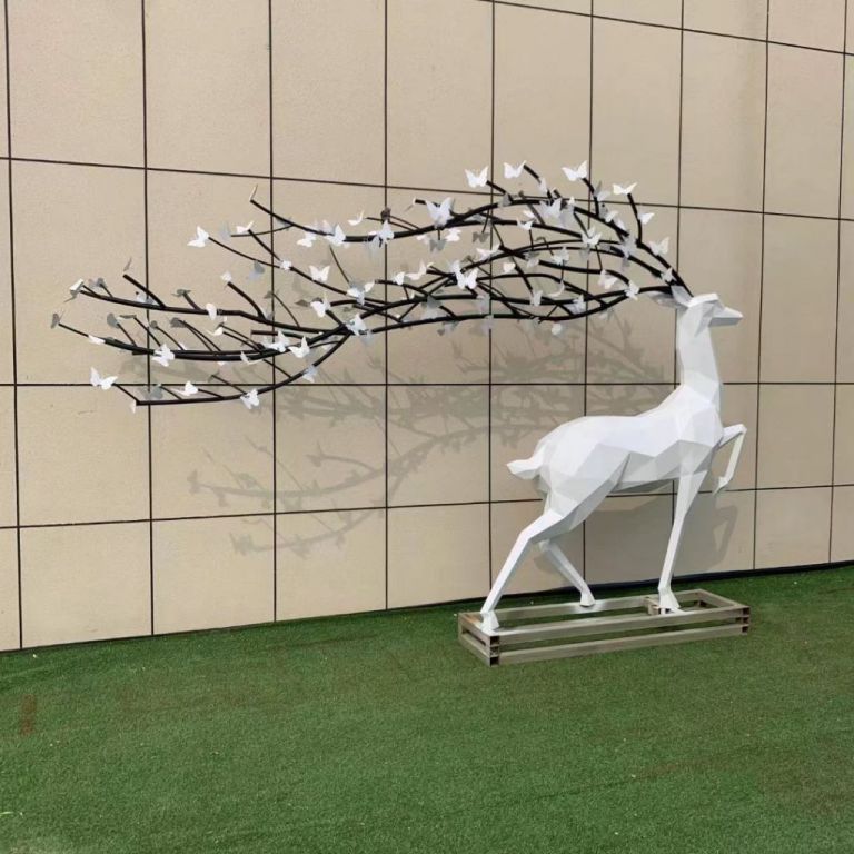 不锈钢切面蝴蝶鹿雕塑 前蹄抬起几何鹿雕塑3