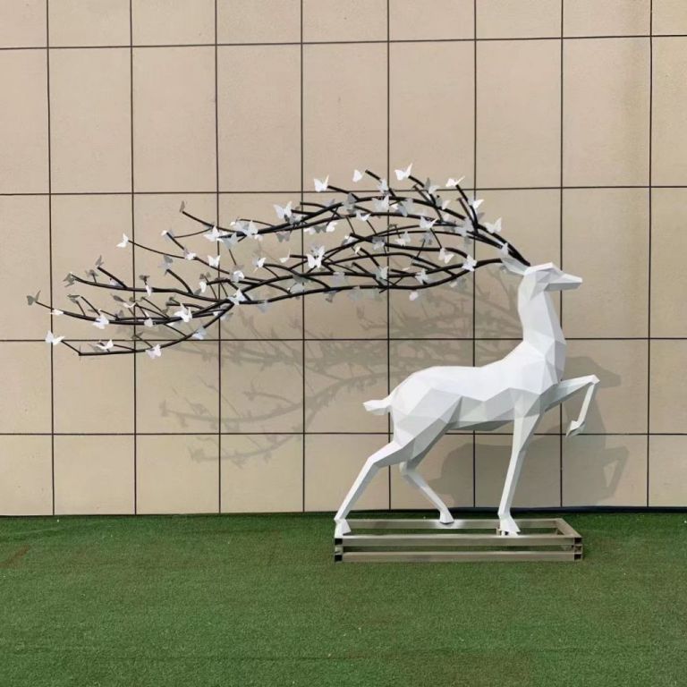 不锈钢切面蝴蝶鹿雕塑 前蹄抬起几何鹿雕塑5